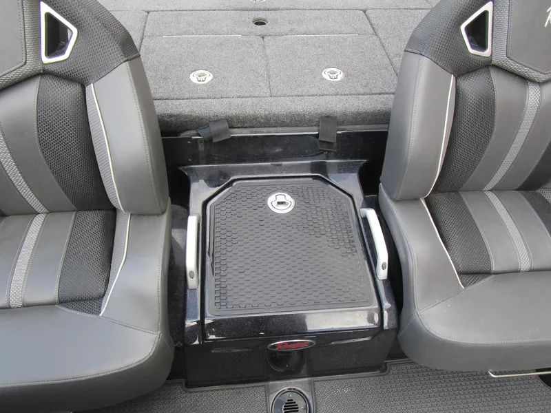 Slide: The Image of 2024 Ranger Z521 Ranger Cup boat seats with center storage compartment. - 13