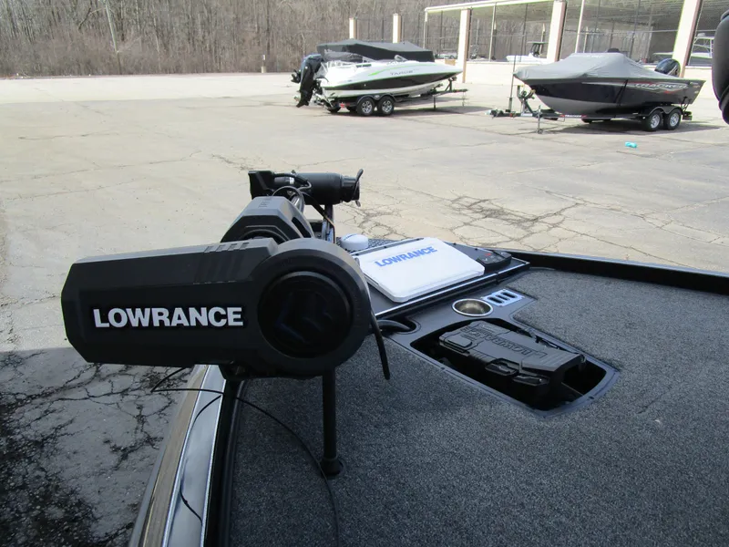 Slide: The Image of 2024 Ranger Z521 Ranger Cup boat with Lowrance equipment on deck. - 6
