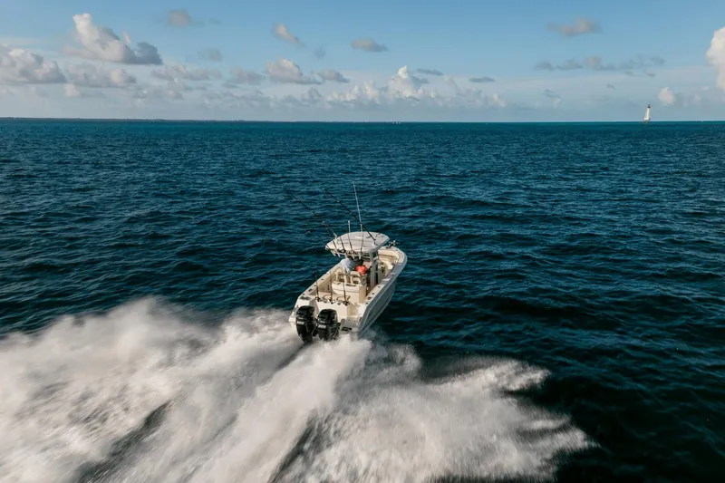 Slide: The Image of Boston Whaler 250 Outrage 2025 - 38