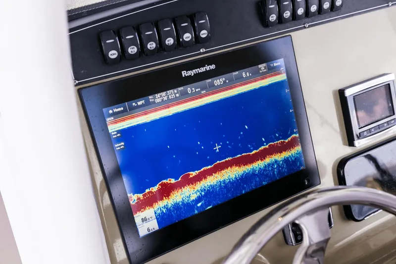 Slide: The Image of Boston Whaler 250 Outrage 2025 - 99