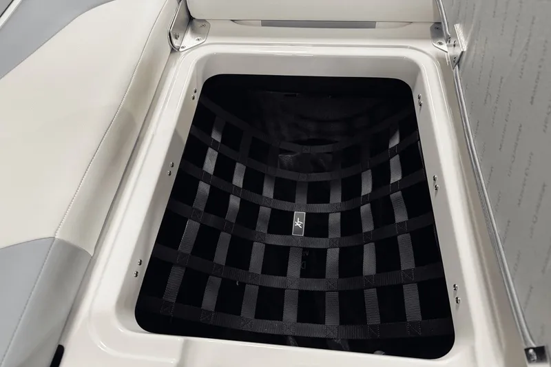 Slide: The Image of MasterCraft XT23 2026 - 28
