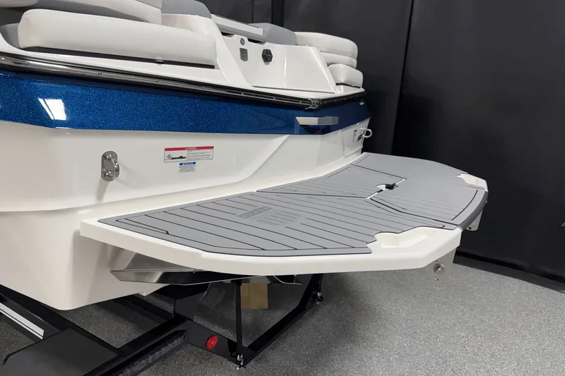 Slide: The Image of MasterCraft XT23 2026 - 14