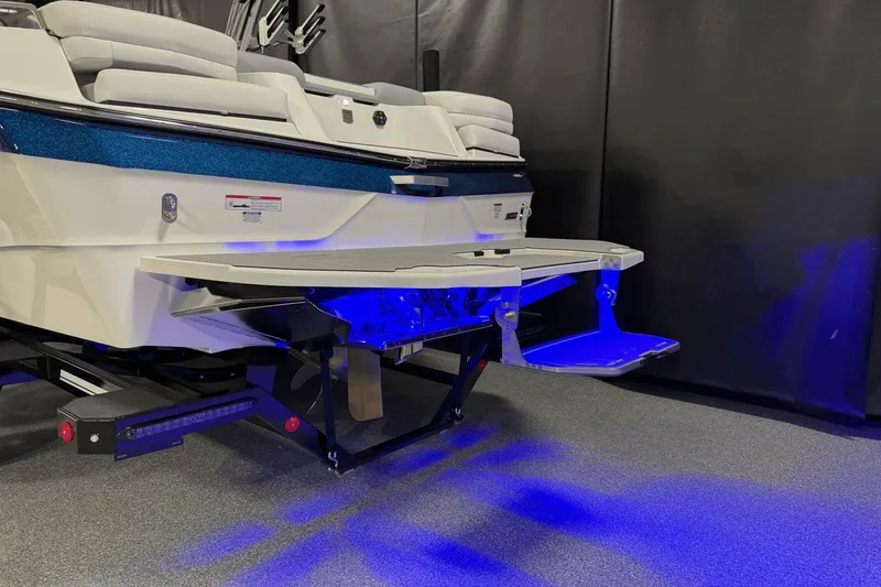 Slide: The Image of MasterCraft XT23 2026 - 109