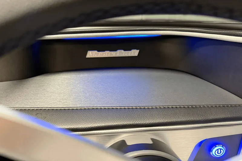Slide: The Image of MasterCraft XT23 2026 - 77