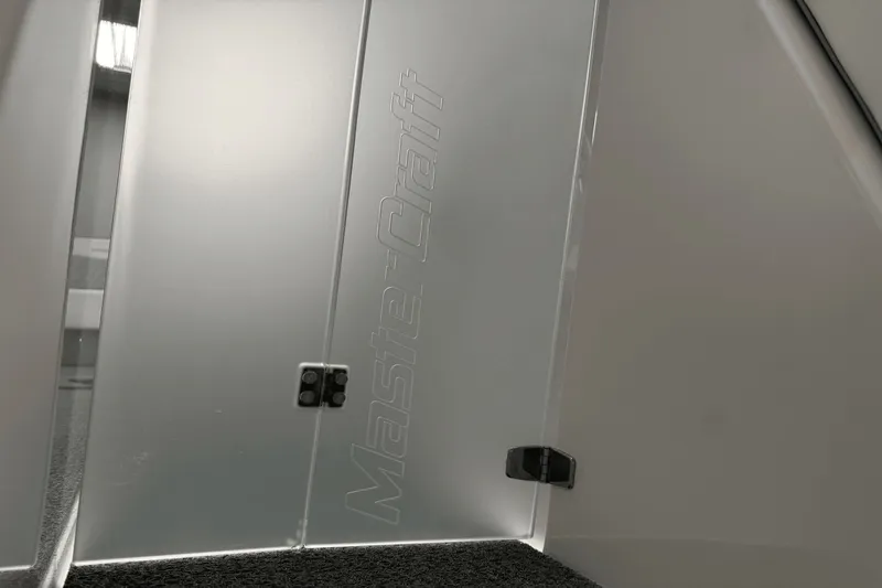 Slide: The Image of MasterCraft XT23 2026 - 97