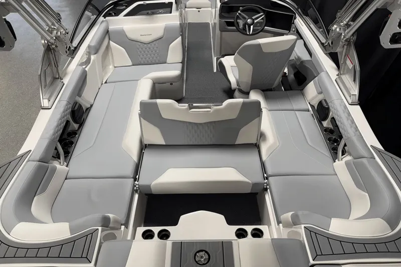 Slide: The Image of MasterCraft XT23 2026 - 33