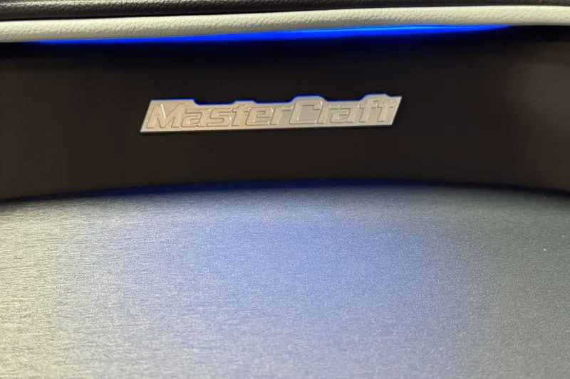 Slide: The Image of MasterCraft XT23 2026 - 76
