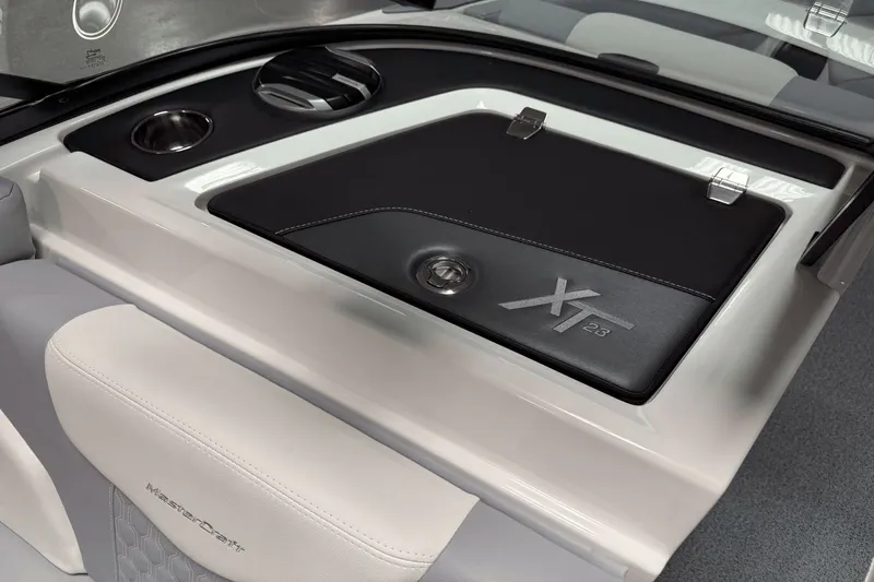 Slide: The Image of MasterCraft XT23 2026 - 66