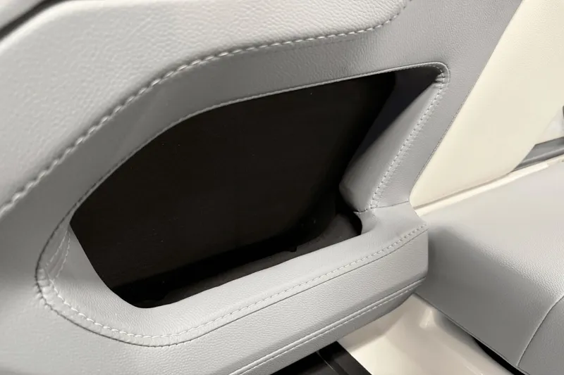 Slide: The Image of MasterCraft XT23 2026 - 87