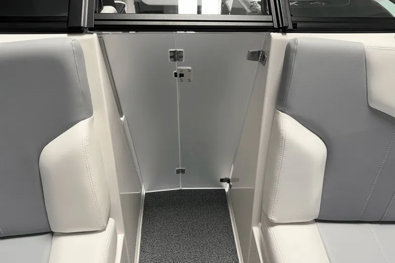 Slide: The Image of MasterCraft XT23 2026 - 96