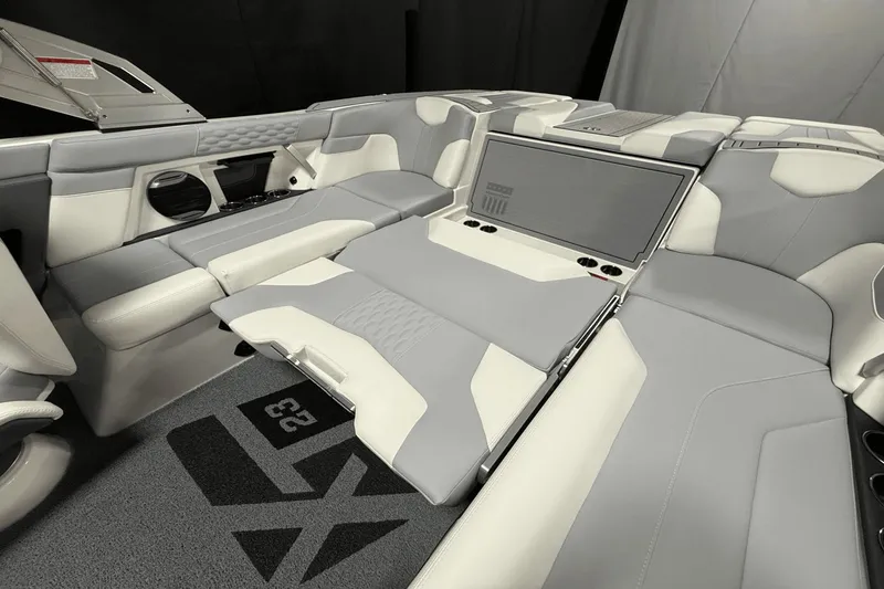 Slide: The Image of MasterCraft XT23 2026 - 35