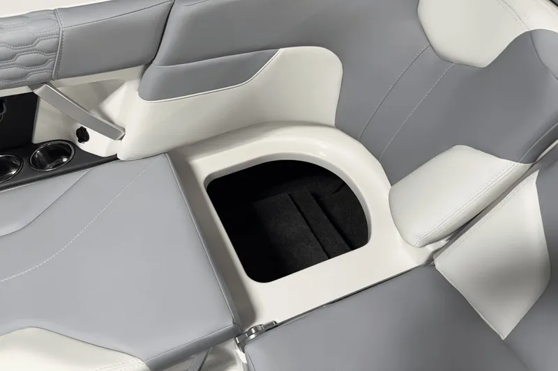 Slide: The Image of MasterCraft XT23 2026 - 41