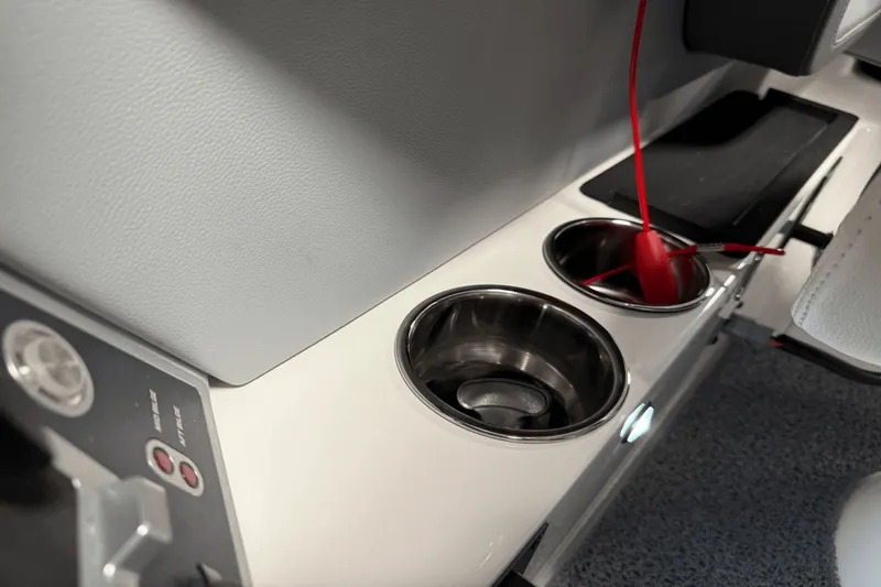 Slide: The Image of MasterCraft XT23 2026 - 89