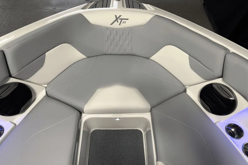 Slide: The Image of MasterCraft XT23 2026 - 101