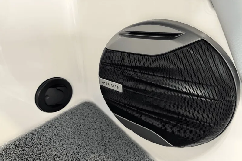 Slide: The Image of MasterCraft XT23 2026 - 81