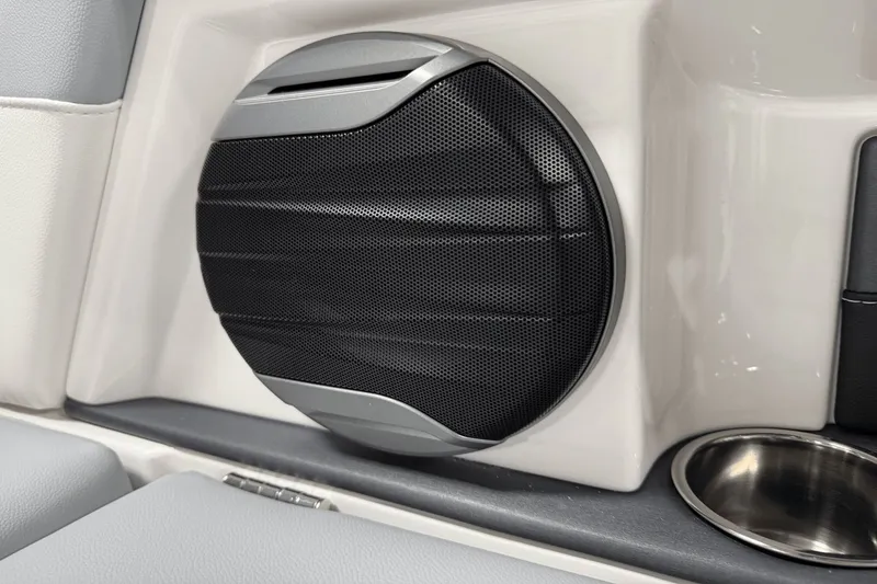 Slide: The Image of MasterCraft XT23 2026 - 47