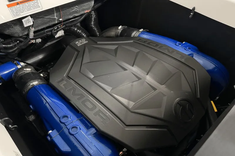 Slide: The Image of MasterCraft XT23 2026 - 30