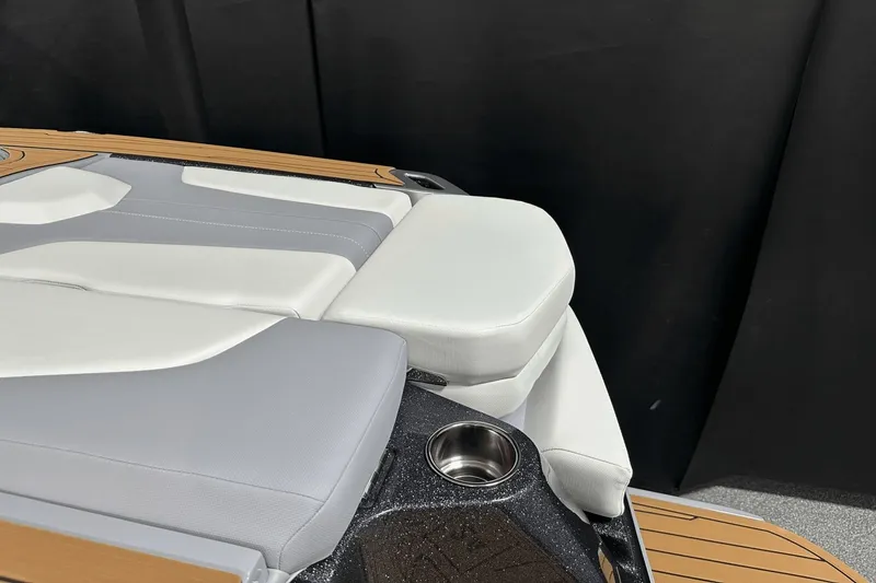 Slide: The Image of MasterCraft XT24 2026 - 16