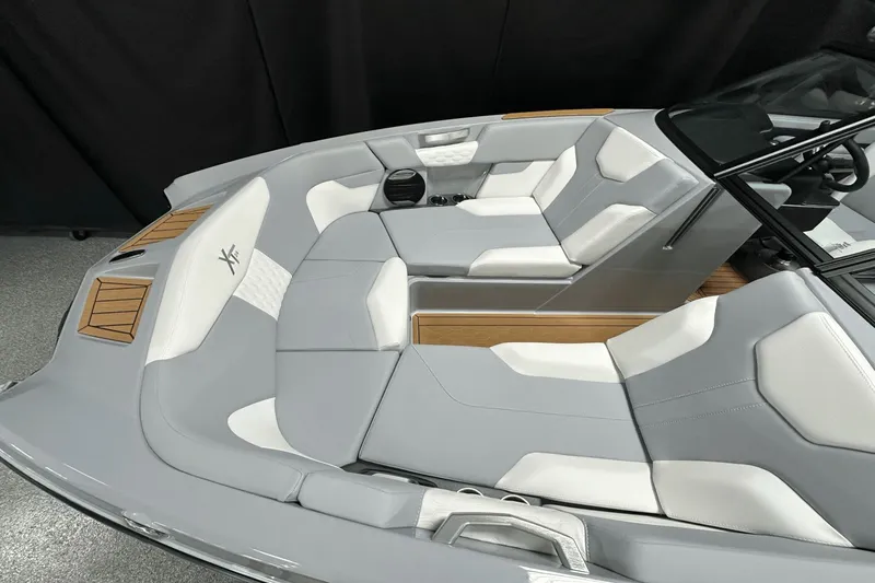 Slide: The Image of MasterCraft XT24 2026 - 2