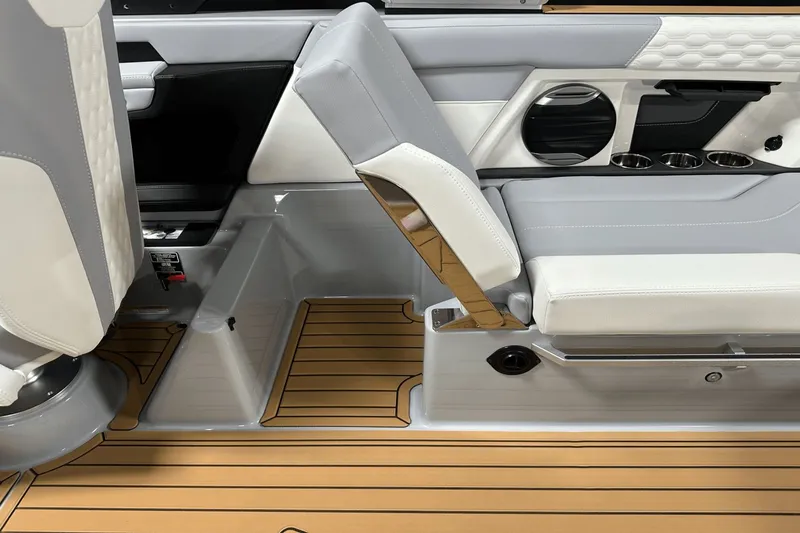 Slide: The Image of MasterCraft XT24 2026 - 23