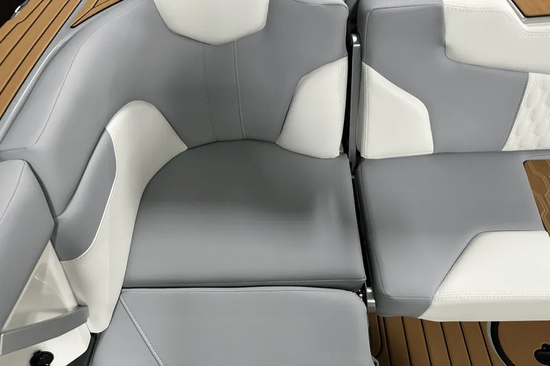 Slide: The Image of MasterCraft XT24 2026 - 27