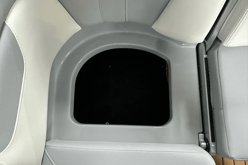 Slide: The Image of MasterCraft XT24 2026 - 28