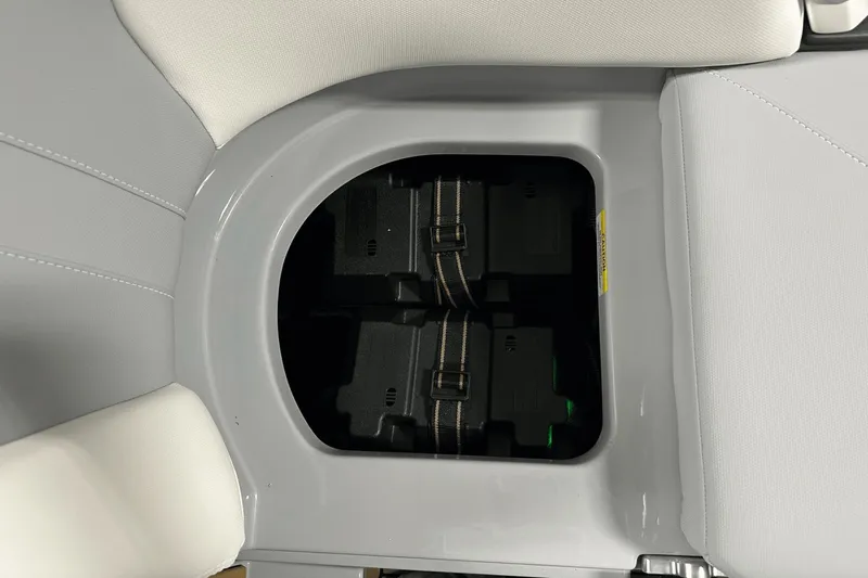 Slide: The Image of MasterCraft XT24 2026 - 33