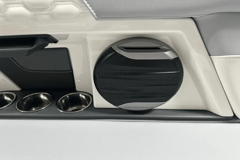 Slide: The Image of MasterCraft XT24 2026 - 37