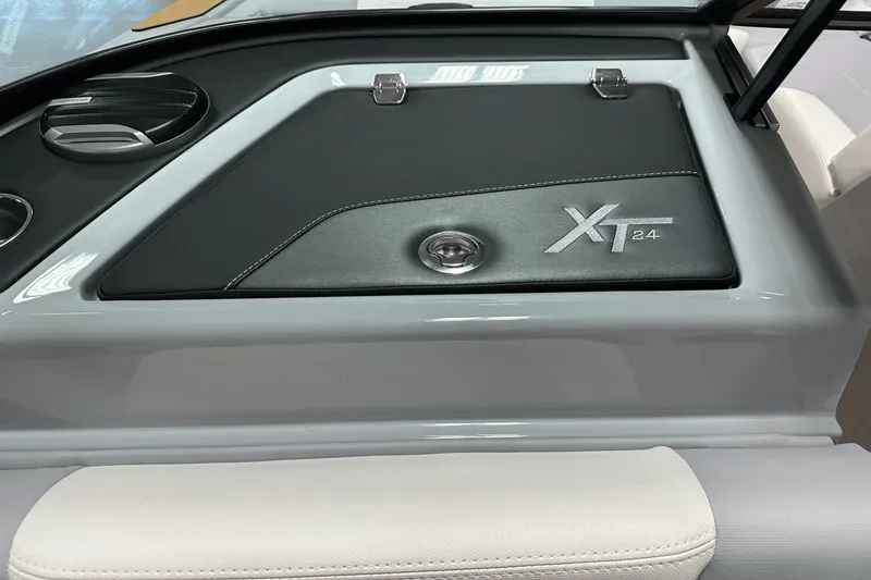 Slide: The Image of MasterCraft XT24 2026 - 42