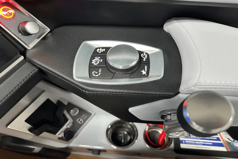 Slide: The Image of MasterCraft XT24 2026 - 46