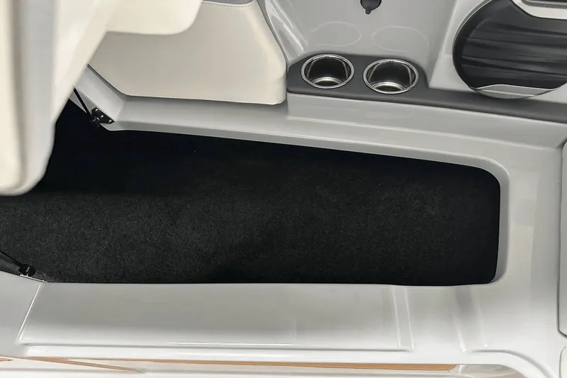 Slide: The Image of MasterCraft XT24 2026 - 53