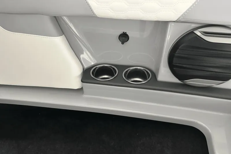 Slide: The Image of MasterCraft XT24 2026 - 54