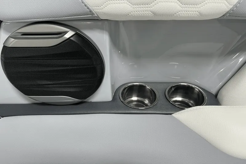 Slide: The Image of MasterCraft XT24 2026 - 57