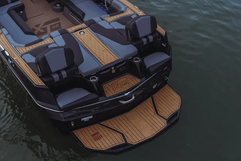 Slide: The Image of MasterCraft XT22 2025 - 9