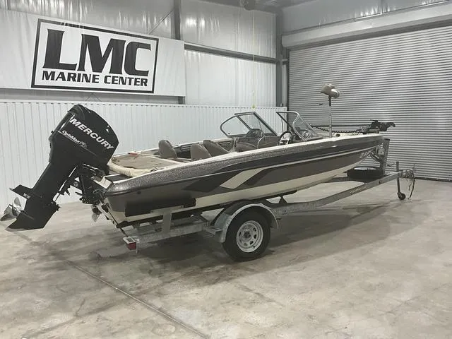 Slide: The Image of 2009 Ranger Reata 186 boat with Mercury engine at LMC Marine Center. - 4