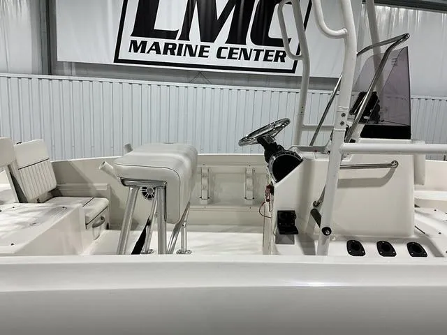 Slide: The Image of 2021 Bayliner T21BAY boat interior at LMC Marine Center. - 10
