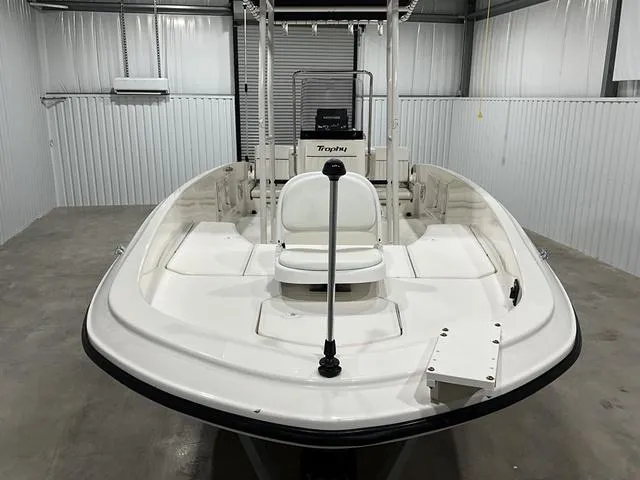 Slide: The Image of 2021 Bayliner T21BAY boat in a storage facility, front view. - 8
