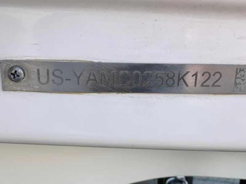 Slide: The Image of Hull identification number on 2022 Yamaha Boats AR 190. - 29