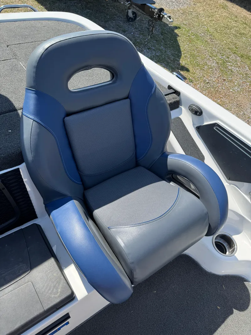 Slide: The Image of 2016 Skeeter ZX 225 boat seat, blue and gray design, comfortable and stylish. - 10