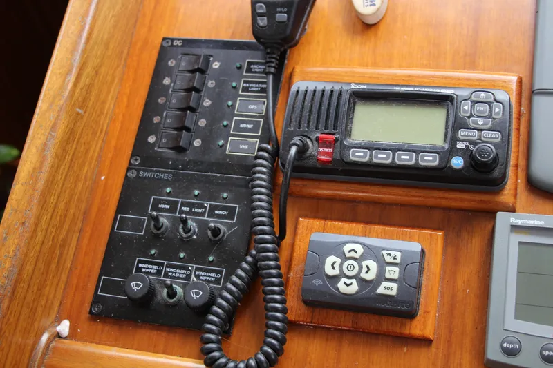 Slide: The Image of Helm Electronics - 33