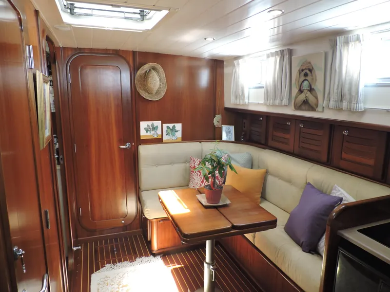 Slide: The Image of Salon - 43