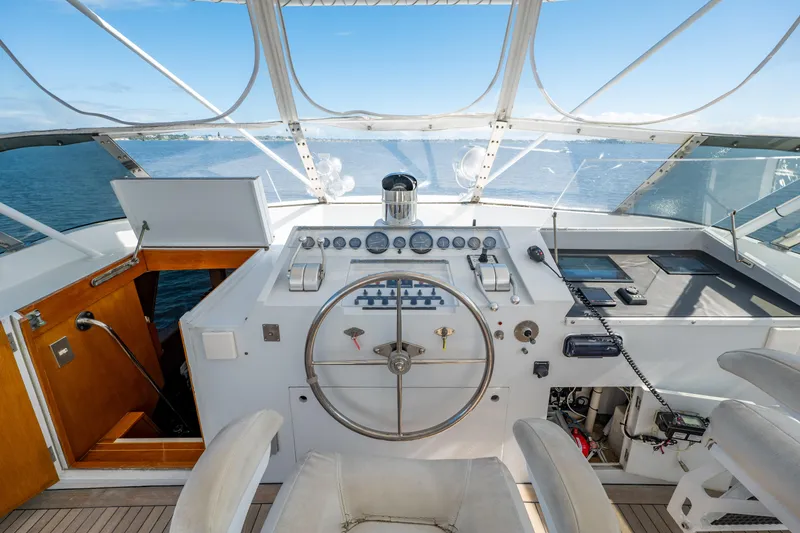 Slide: The Image of Cheoy Lee 90 Motor Yacht 1985 - 52