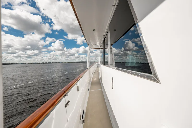 Slide: The Image of Cheoy Lee 90 Motor Yacht 1985 - 53