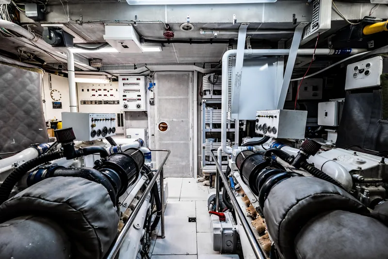 Slide: The Image of Cheoy Lee 90 Motor Yacht 1985 - 59