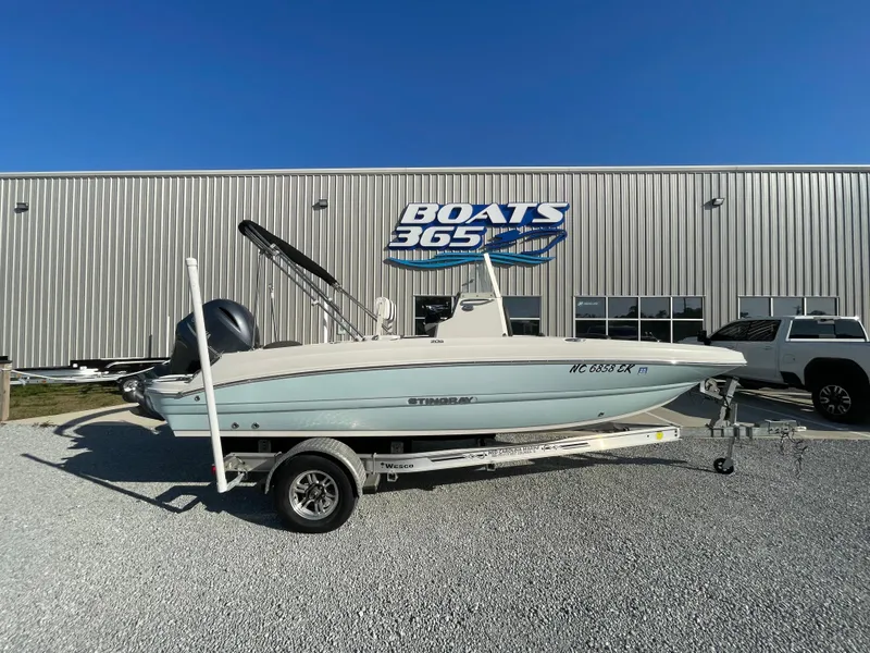The Image of Stingray 206 CC 2018 - 0