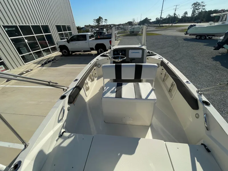 Slide: The Image of Stingray 206 CC 2018 - 7