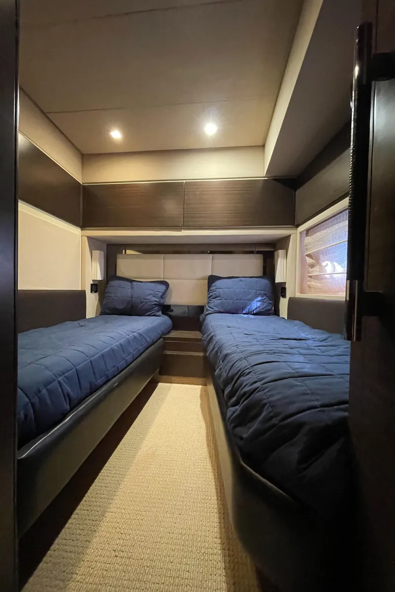 Slide: The Image of Azimut 70 2014 - 75