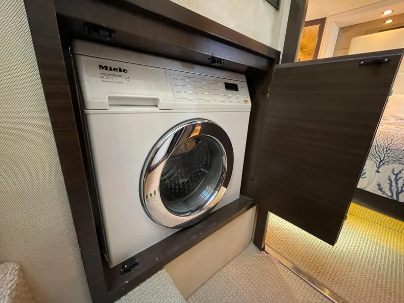 Slide: The Image of Azimut 70 2014 - 79