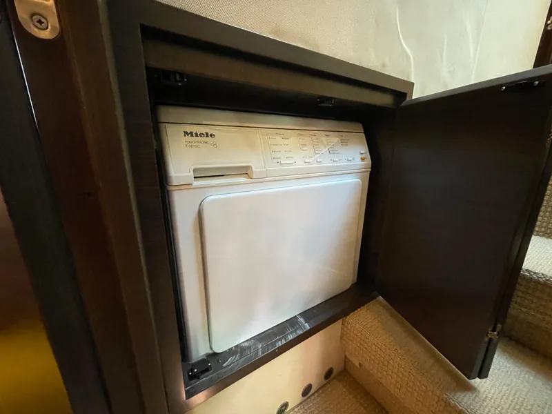 Slide: The Image of Azimut 70 2014 - 80