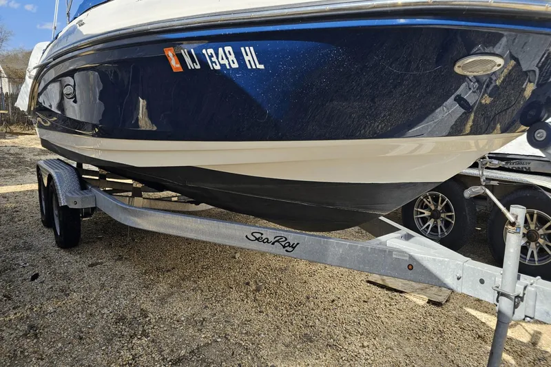 Slide: The Image of Sea Ray 21 SPX OB 2019 - 2